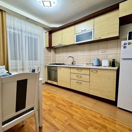 شقة Altheda Living Eroilor 116-A4 سوتْشافا المظهر الخارجي الصورة